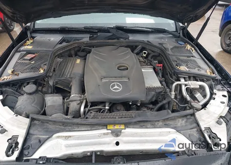 2015 Mercedes-Benz C 300 4Matic/Luxury 4Matic/Sport 4Matic z USA, uszkodzony, nr VIN 55SWF4KB6FU011768